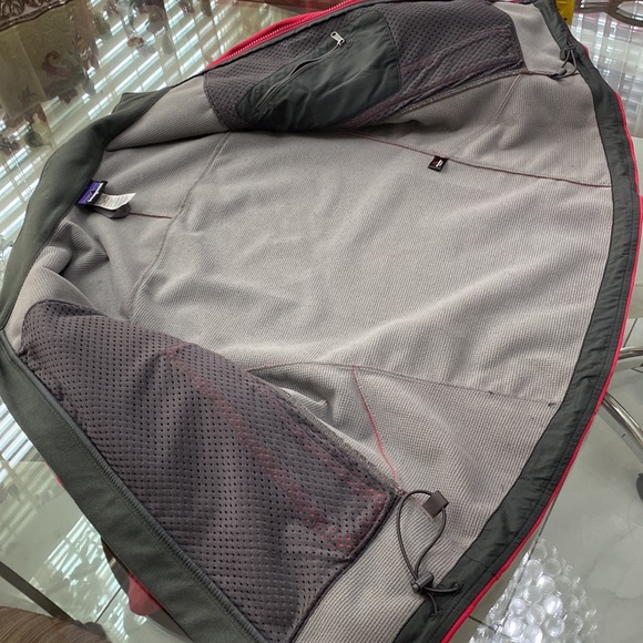 Patagonia Women's Adze Jacket size Small colour jewelled berry ⭐️⭐️⭐️⭐️⭐️ - Picture 13 of 17